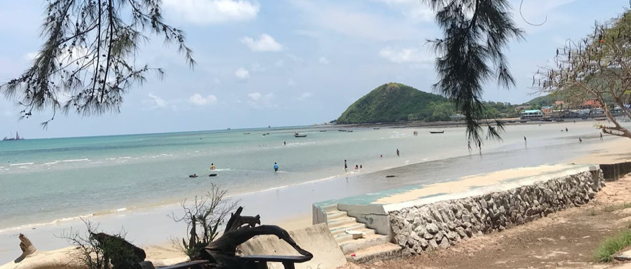 หาดค่ายพระมหาเจษฎาราชเจ้า หาดสงบ ปลอดภัย อาหารทะเลสด